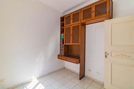 Casa à venda com 484m², 5 quartos e 6 vagas Casa à venda com 484m², 5 quartos e 6 vagasQuarto