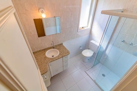 Casa à venda com 484m², 5 quartos e 6 vagas Casa à venda com 484m², 5 quartos e 6 vagasBanheiro Quarto 5