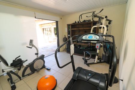 Casa para alugar com 499m², 5 quartos e 4 vagas Casa para alugar com 499m², 5 quartos e 4 vagasAcademia