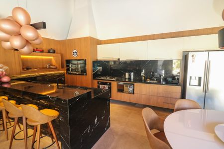 Casa para alugar com 499m², 5 quartos e 4 vagas Casa para alugar com 499m², 5 quartos e 4 vagasVaranda