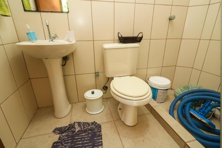 Casa para alugar com 499m², 5 quartos e 4 vagas Casa para alugar com 499m², 5 quartos e 4 vagasBanheiro de serviço