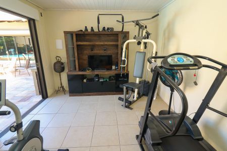 Casa para alugar com 499m², 5 quartos e 4 vagas Casa para alugar com 499m², 5 quartos e 4 vagasAcademia