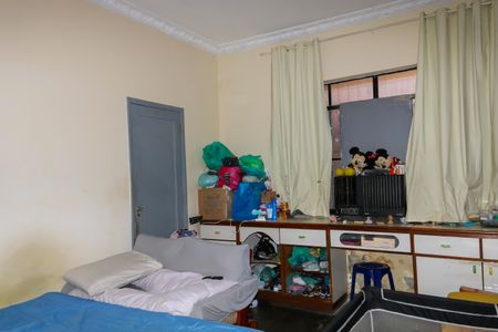 Casa à venda com 732m², 8 quartos e 8 vagas Casa à venda com 732m², 8 quartos e 8 vagasQuarto 4 - Casa 1