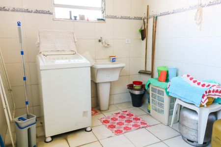 Casa à venda com 732m², 8 quartos e 8 vagas Casa à venda com 732m², 8 quartos e 8 vagasÁrea de Serviço - Casa 3