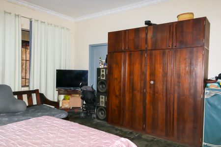 Casa à venda com 732m², 8 quartos e 8 vagas Casa à venda com 732m², 8 quartos e 8 vagasQuarto 3 - Casa 1