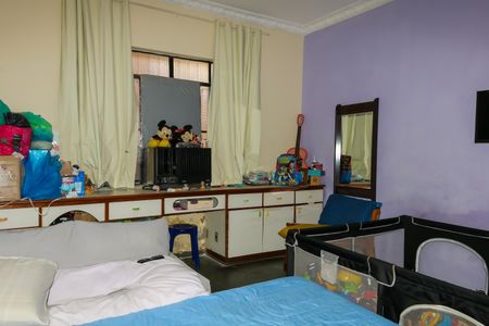 Casa à venda com 732m², 8 quartos e 8 vagas Casa à venda com 732m², 8 quartos e 8 vagasQuarto 4 - Casa 1