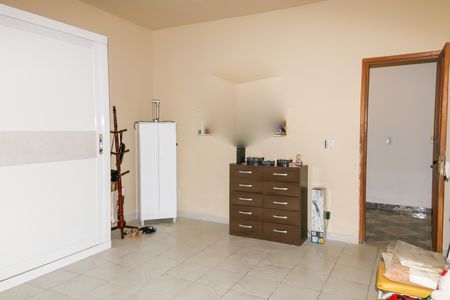 Casa à venda com 732m², 8 quartos e 8 vagas Casa à venda com 732m², 8 quartos e 8 vagasQuarto 1 - Casa 3