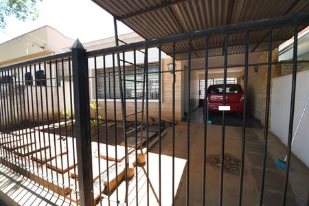 Casa à venda com 260m², 4 quartos e 4 vagasFachada