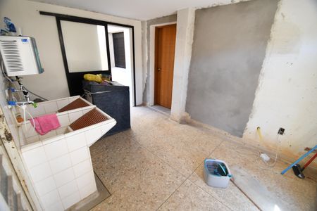 Casa à venda com 260m², 4 quartos e 4 vagasÁrea de Serviço 2