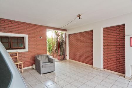 Casa à venda com 204m², 2 quartos e 2 vagas Casa à venda com 204m², 2 quartos e 2 vagasGaragem