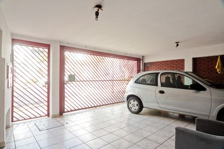 Casa à venda com 204m², 2 quartos e 2 vagas Casa à venda com 204m², 2 quartos e 2 vagasGaragem