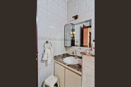 Casa à venda com 204m², 2 quartos e 2 vagas Casa à venda com 204m², 2 quartos e 2 vagasBanheiro