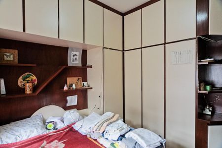 Casa à venda com 204m², 2 quartos e 2 vagas Casa à venda com 204m², 2 quartos e 2 vagasQuarto