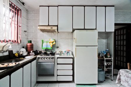 Casa à venda com 204m², 2 quartos e 2 vagas Casa à venda com 204m², 2 quartos e 2 vagasCozinha