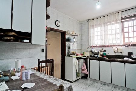 Casa à venda com 204m², 2 quartos e 2 vagas Casa à venda com 204m², 2 quartos e 2 vagasCozinha