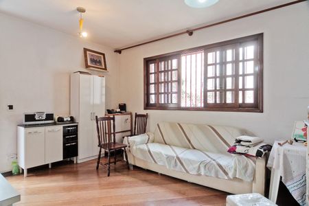 Casa à venda com 204m², 2 quartos e 2 vagas Casa à venda com 204m², 2 quartos e 2 vagasSala