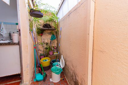 Casa à venda com 312m², 2 quartos e 2 vagas Casa à venda com 312m², 2 quartos e 2 vagasÁrea de Serviço - Casa 1