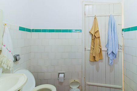 Casa à venda com 312m², 2 quartos e 2 vagas Casa à venda com 312m², 2 quartos e 2 vagasBanheiro - Casa 1