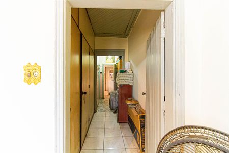 Casa à venda com 312m², 2 quartos e 2 vagas Casa à venda com 312m², 2 quartos e 2 vagasCorredor