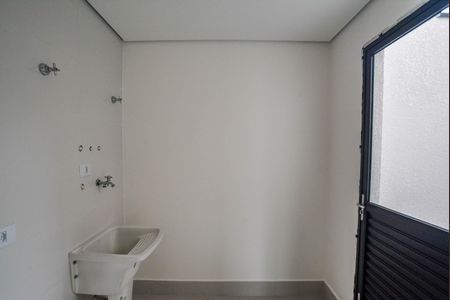 Casa à venda com 194m², 3 quartos e 4 vagas Casa à venda com 194m², 3 quartos e 4 vagasÁrea de Serviço