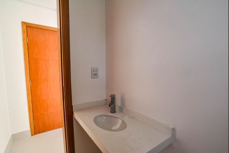 Casa à venda com 194m², 3 quartos e 4 vagas Casa à venda com 194m², 3 quartos e 4 vagasBanheiro da Suíte