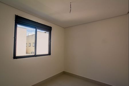 Casa à venda com 194m², 3 quartos e 4 vagas Casa à venda com 194m², 3 quartos e 4 vagasQuarto 2