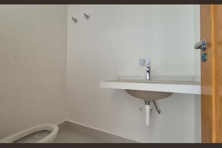 Casa à venda com 194m², 3 quartos e 4 vagasLavabo da Sala 