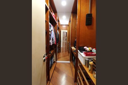 Casa para alugar com 300m², 4 quartos e 6 vagasCloset da Suíte 2
