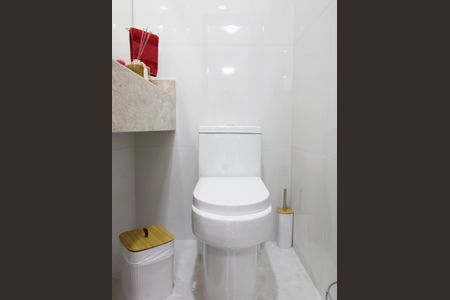 Casa para alugar com 300m², 4 quartos e 6 vagasLavabo