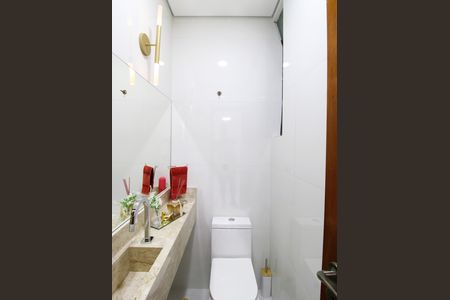 Casa para alugar com 300m², 4 quartos e 6 vagasLavabo