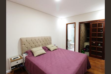 Casa para alugar com 300m², 4 quartos e 6 vagasSuíte 1