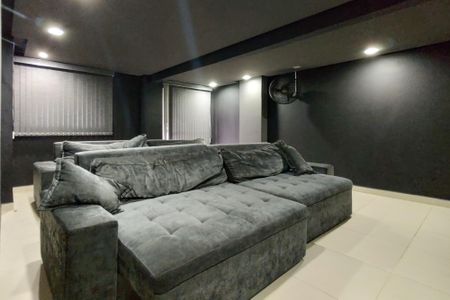 Apartamento para alugar com 102m², 2 quartos e 2 vagas Apartamento para alugar com 102m², 2 quartos e 2 vagasCinema