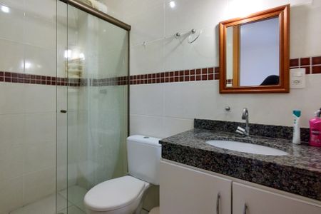 Apartamento para alugar com 102m², 2 quartos e 2 vagas Apartamento para alugar com 102m², 2 quartos e 2 vagasBanheiro da Suíte