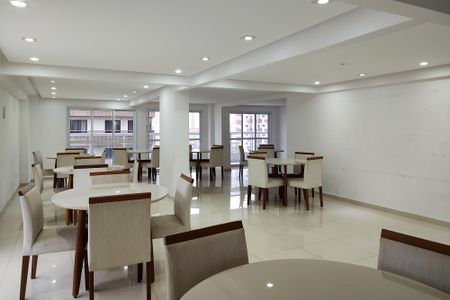 Apartamento para alugar com 102m², 2 quartos e 2 vagas Apartamento para alugar com 102m², 2 quartos e 2 vagasÁrea comum - Salão de festas