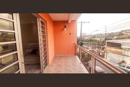 Casa à venda com 120m², 3 quartos e 2 vagas Casa à venda com 120m², 3 quartos e 2 vagasVaranda da Sala