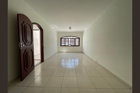 Casa à venda com 120m², 3 quartos e 2 vagas Casa à venda com 120m², 3 quartos e 2 vagasSala