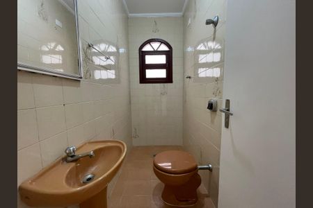 Casa à venda com 120m², 3 quartos e 2 vagas Casa à venda com 120m², 3 quartos e 2 vagasBanheiro