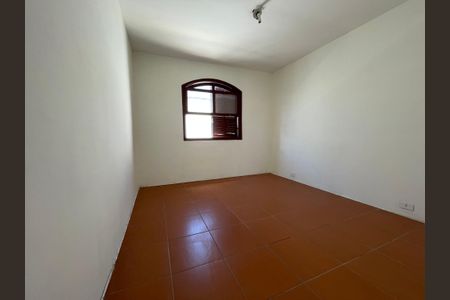 Casa à venda com 120m², 3 quartos e 2 vagas Casa à venda com 120m², 3 quartos e 2 vagasQuarto