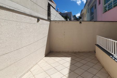 Casa à venda com 143m², 3 quartos e 4 vagasquintal da area de cima