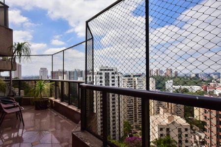 Apartamento à venda com 591m², 4 quartos e 5 vagasVaranda