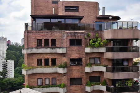 Apartamento à venda com 591m², 4 quartos e 5 vagasVista da Suíte 2