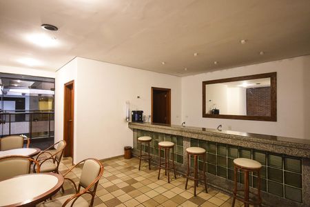 Apartamento à venda com 591m², 4 quartos e 5 vagasEspaço Bar