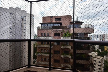 Apartamento à venda com 591m², 4 quartos e 5 vagasVaranda da Suíte 3