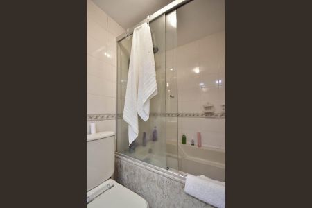 Apartamento à venda com 591m², 4 quartos e 5 vagasBanheiro da Suíte 3