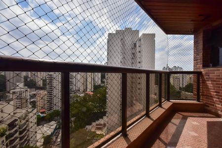 Apartamento à venda com 591m², 4 quartos e 5 vagasVaranda da Suíte 1