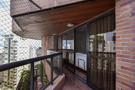 Apartamento à venda com 591m², 4 quartos e 5 vagasVaranda