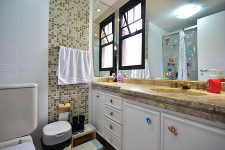 Apartamento à venda com 591m², 4 quartos e 5 vagasBanheiro Suíte 4