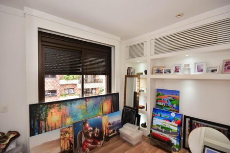 Apartamento à venda com 591m², 4 quartos e 5 vagasSuíte 2