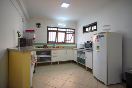 Casa à venda com 330m², 5 quartos e 4 vagasCozinha