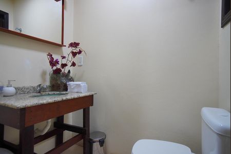 Casa à venda com 330m², 5 quartos e 4 vagasLavabo - Garagem